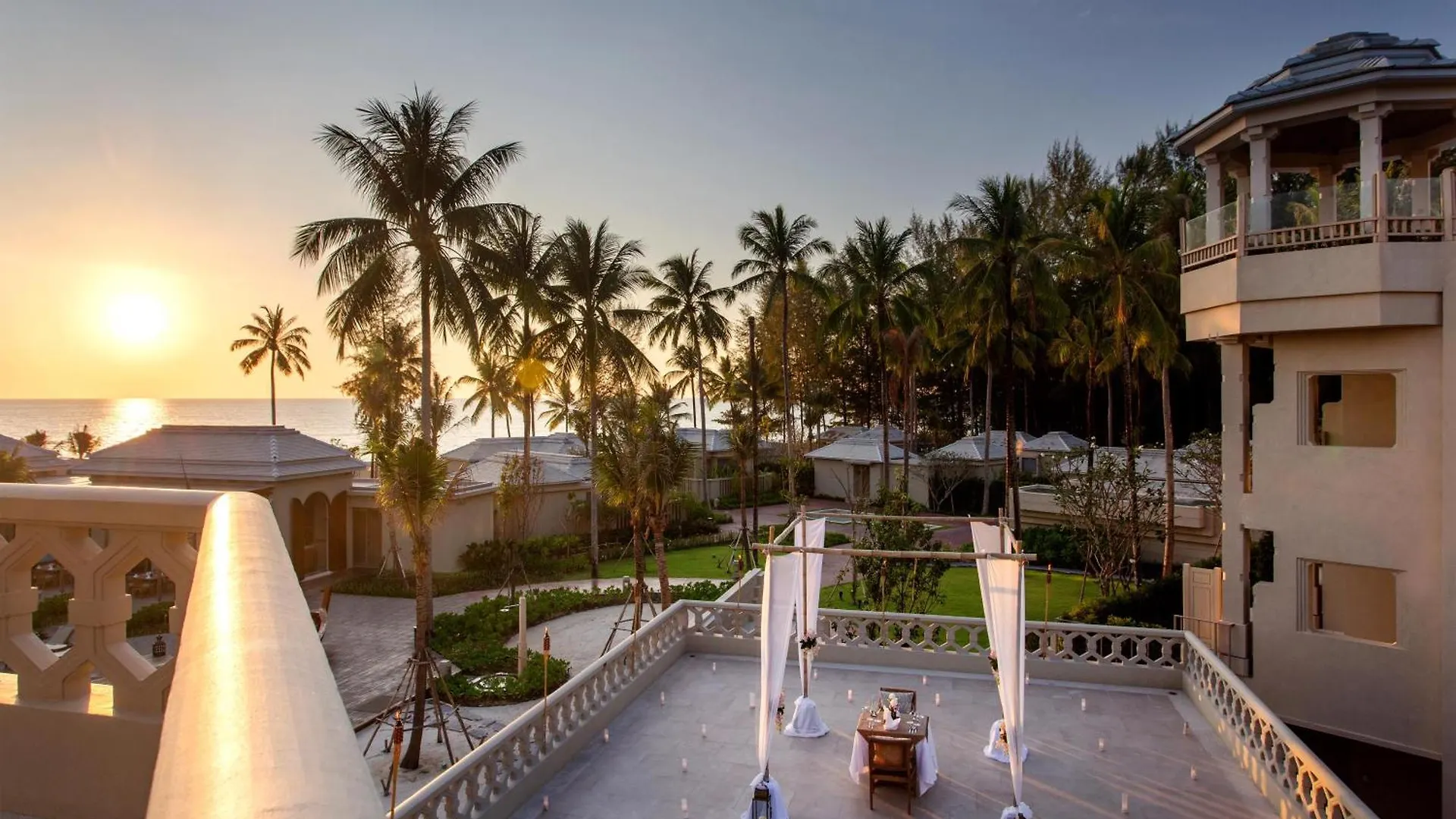 Devasom Khao Lak Beach Resort & Villas 5*,  Tajlandia