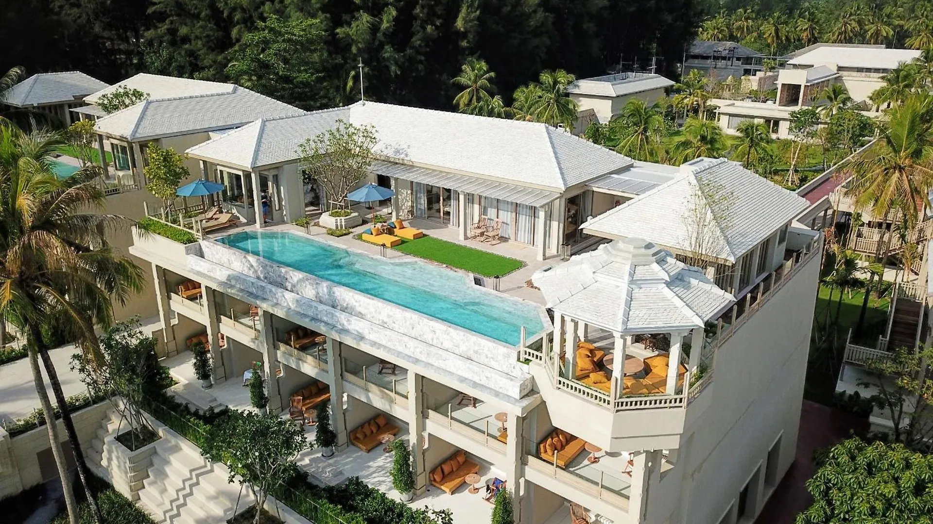 Devasom Khao Lak Beach Resort & Villas 5*,